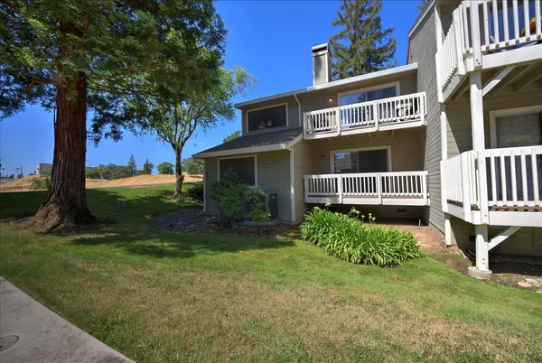 $400,000 | 115 Valley Oak Drive, Roseville, CA 95678