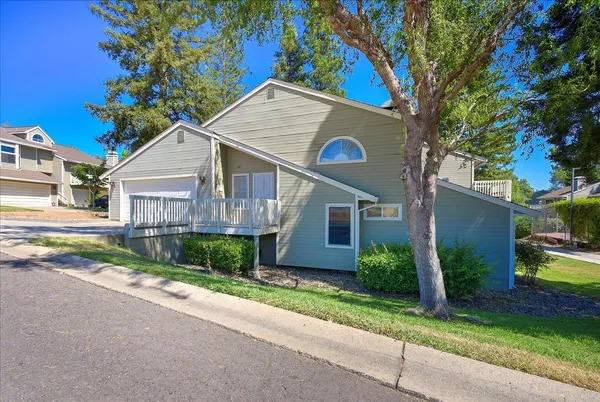 $400,000 | 115 Valley Oak Drive, Roseville, CA 95678