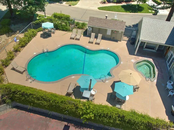 $400,000 | 115 Valley Oak Drive, Roseville, CA 95678