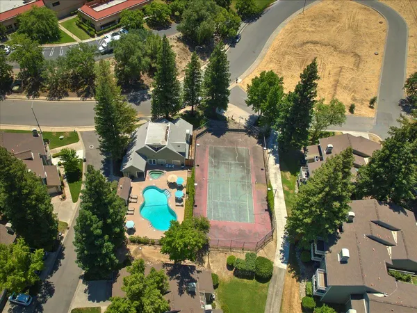 $400,000 | 115 Valley Oak Drive, Roseville, CA 95678