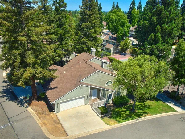 $400,000 | 115 Valley Oak Drive, Roseville, CA 95678