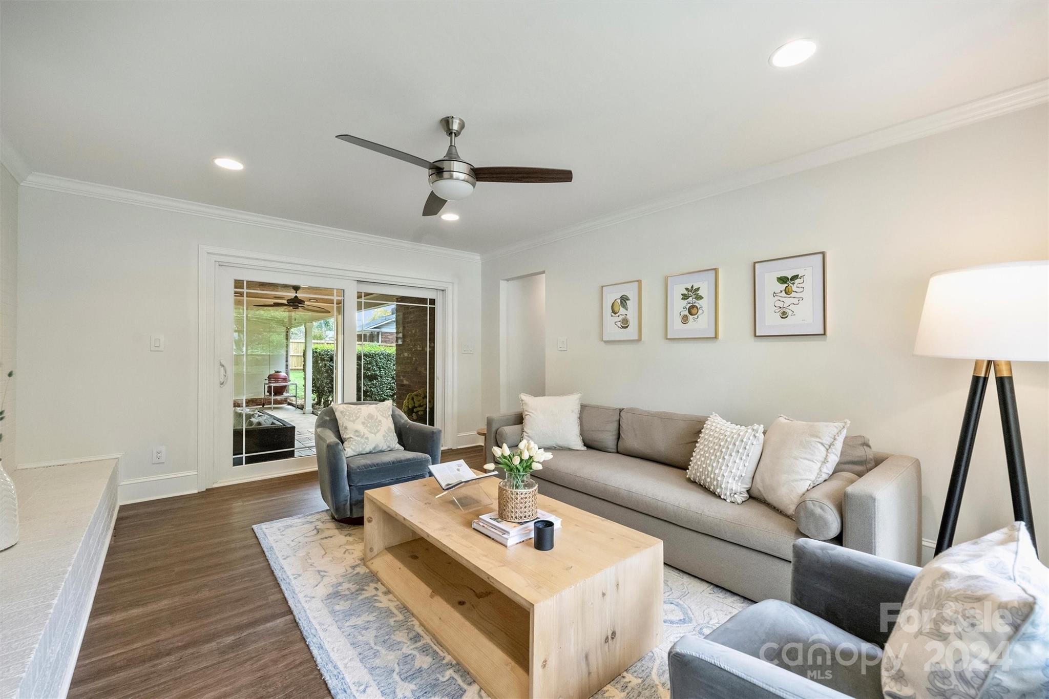 5501 Seacroft Road Charlotte, NC 28210 - Photo 19 of 37 a living room with furniture and a rug