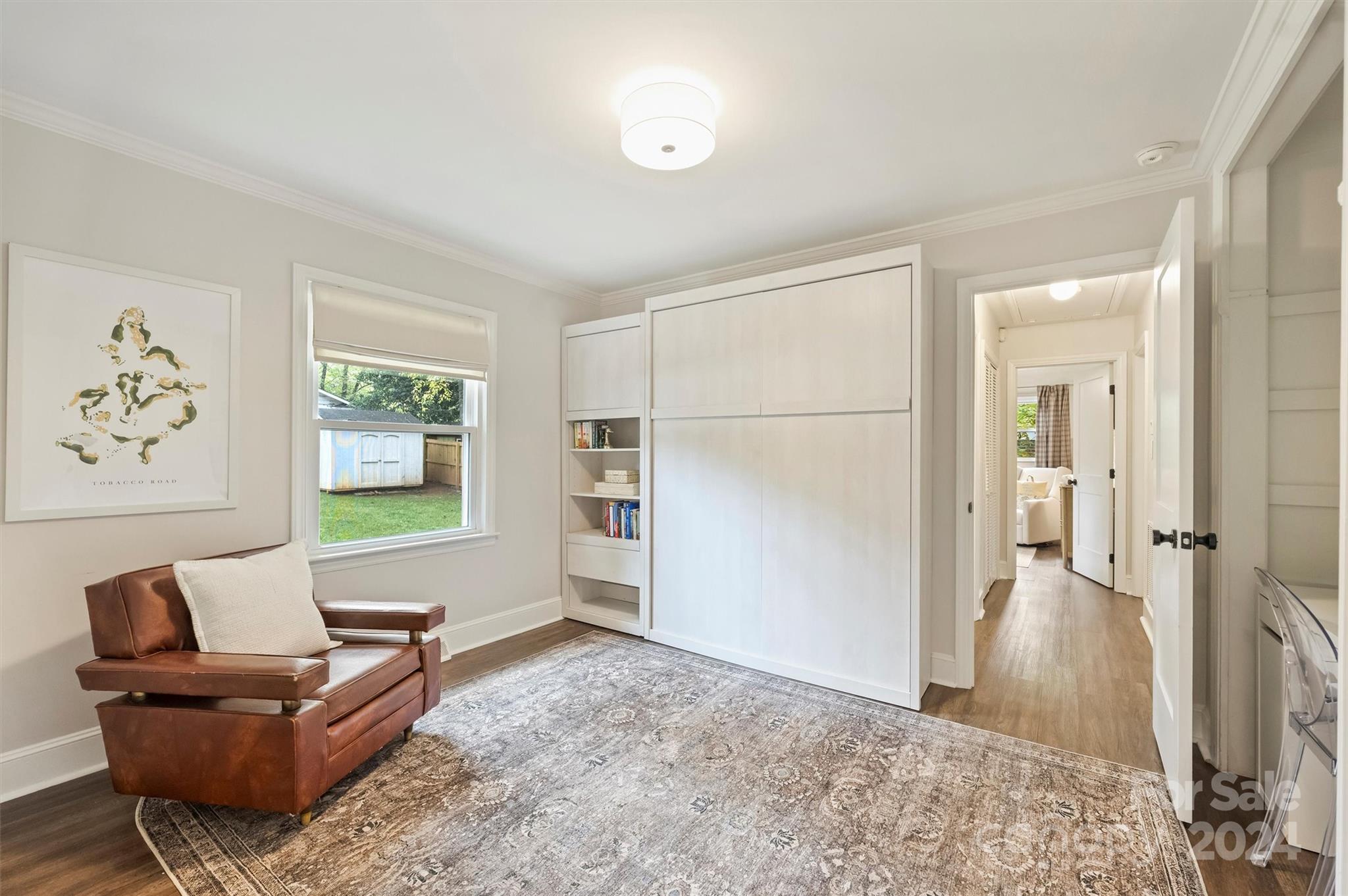 5501 Seacroft Road Charlotte, NC 28210 - Photo 20 of 37 a living room with furniture and a window