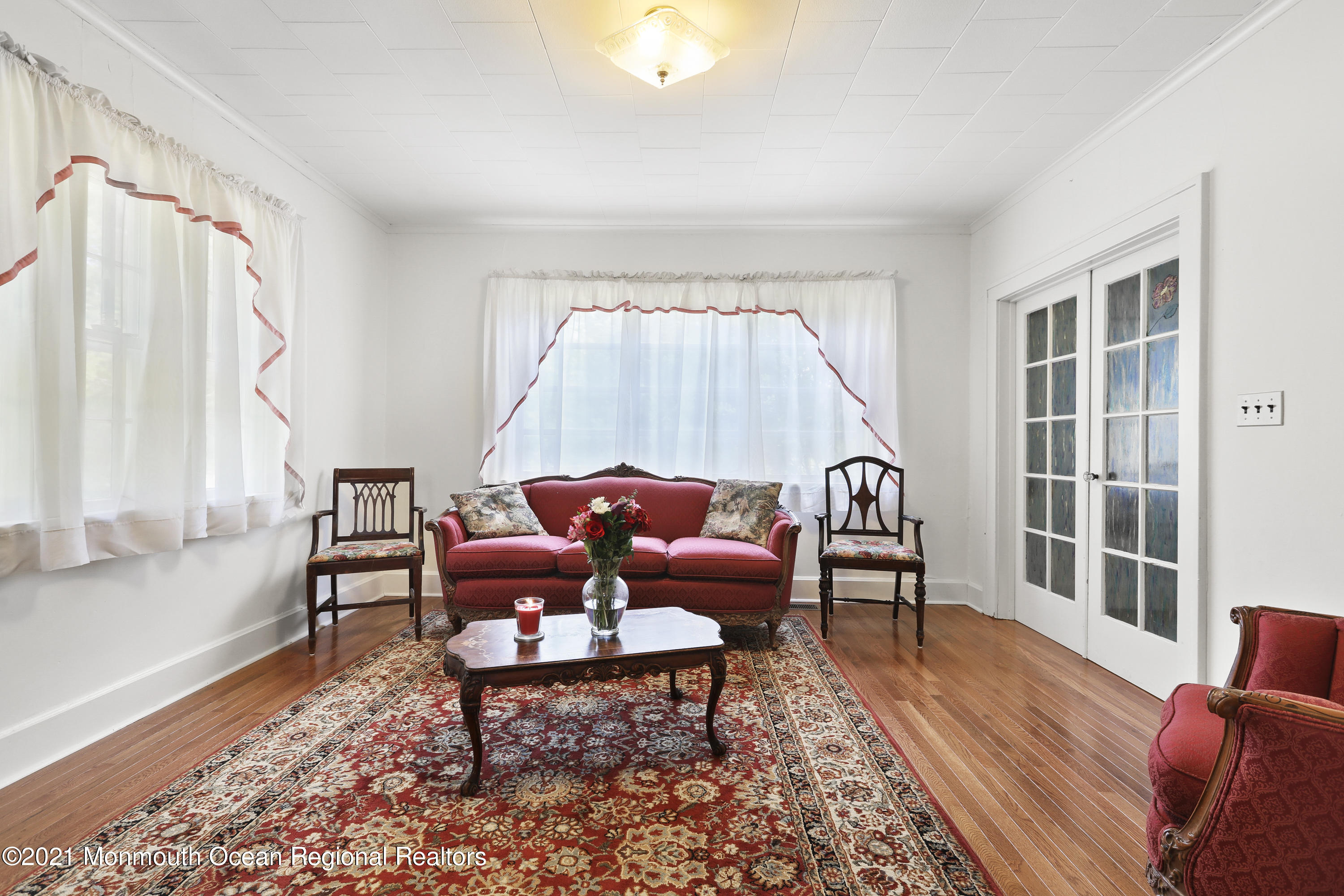 194 Lanes Mill Road Howell, NJ 07731 - Photo 8 of 35 a living room with furniture and a window