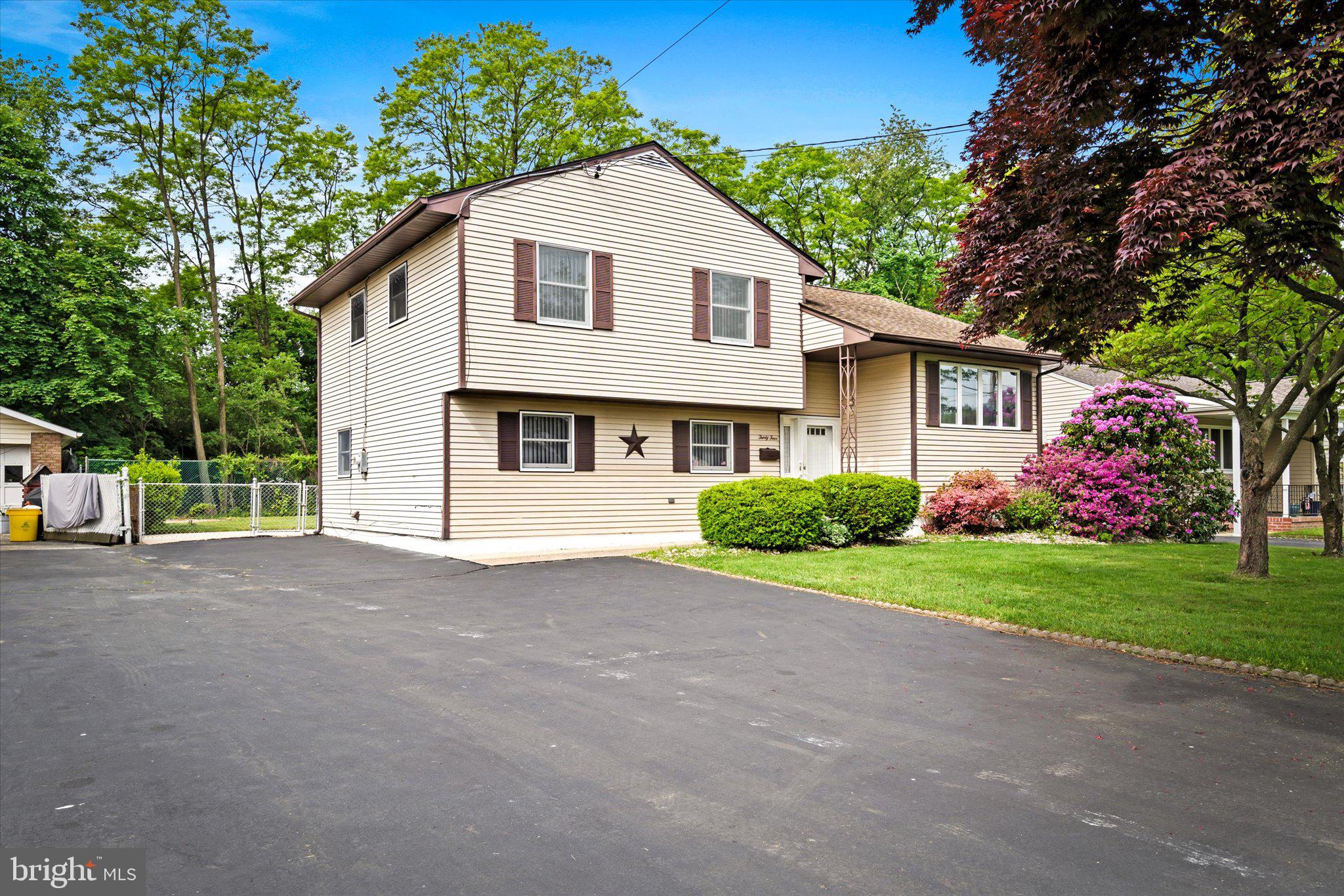 34 Sherbrooke Road Ewing, NJ 08638 - Photo 2 of 22