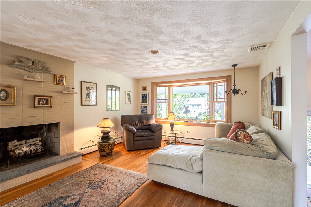 38 Landon Road Warwick, RI 02888 - Photo 11 of 37 Gallery Image 11