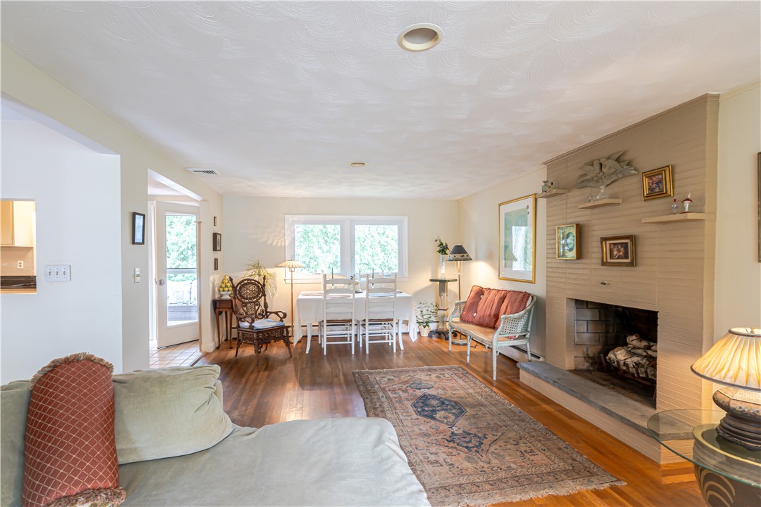 38 Landon Road Warwick, RI 02888 - Photo 12 of 37 Gallery Image 12