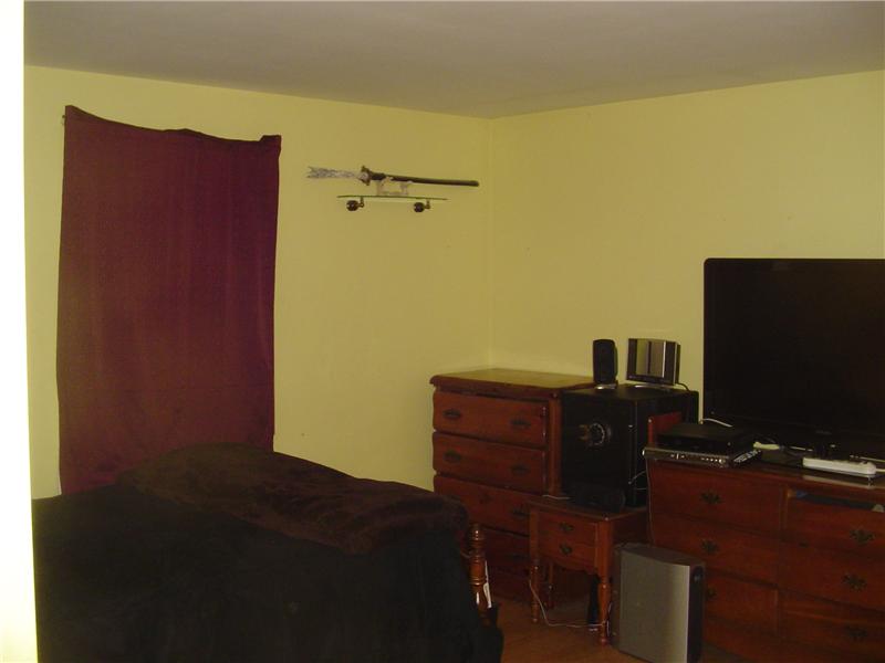 527 Cooper Road Glocester, RI 02814 - Photo 7 of 8 Bedroom.