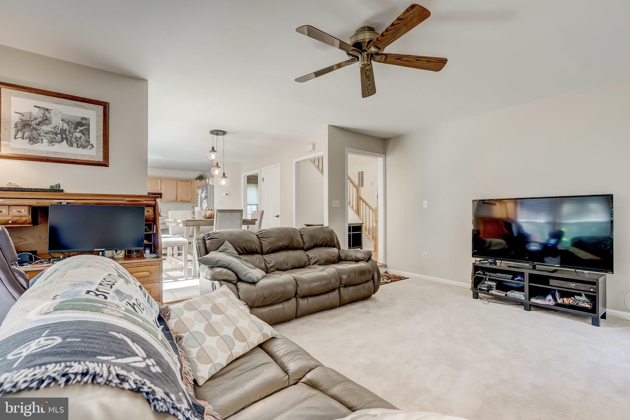 1507 Rochester Court Crofton, MD 21114 - Photo 19 of 55 Family Room