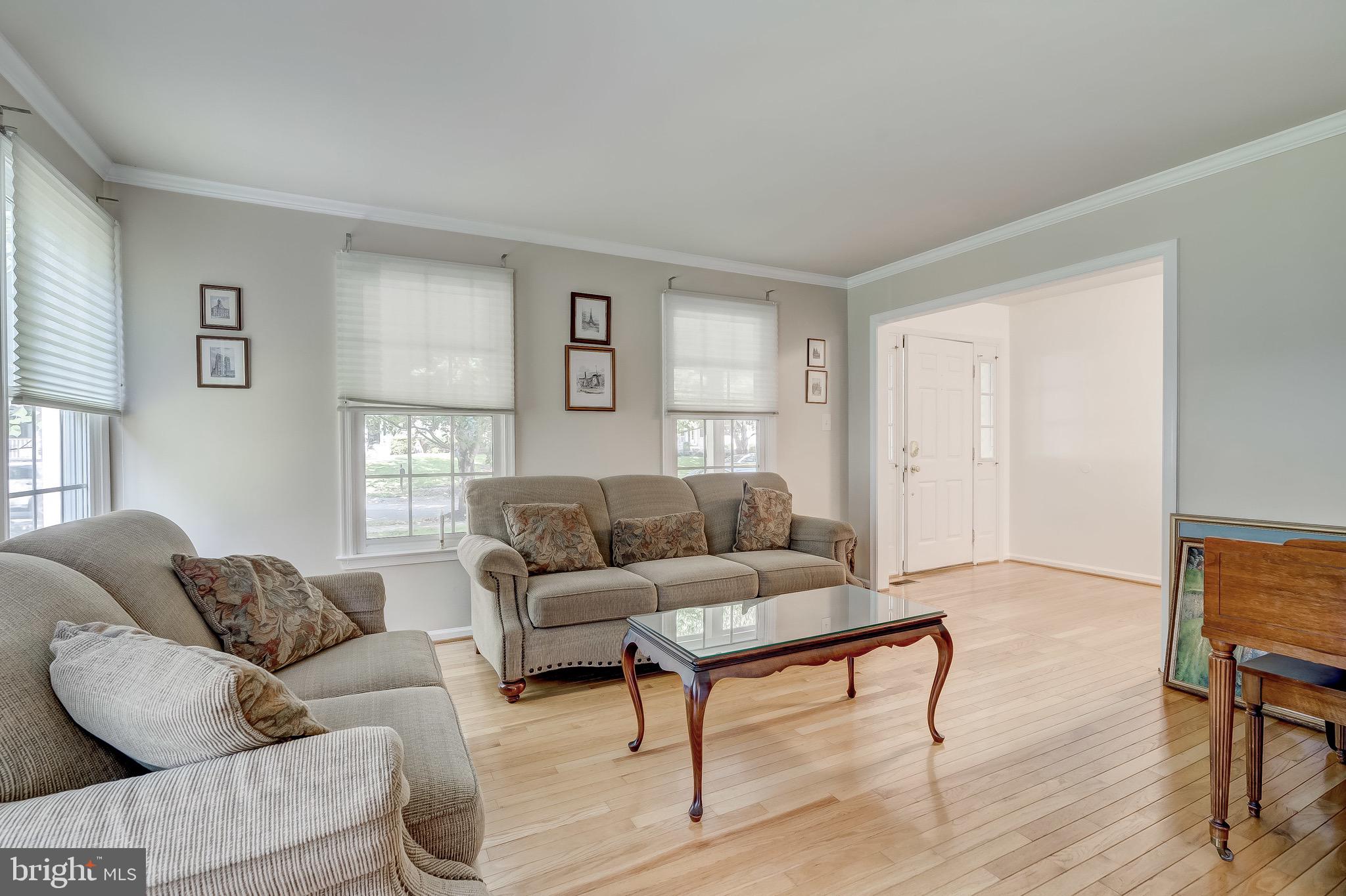 1507 Rochester Court Crofton, MD 21114 - Photo 10 of 55 Bright and light / Living Room