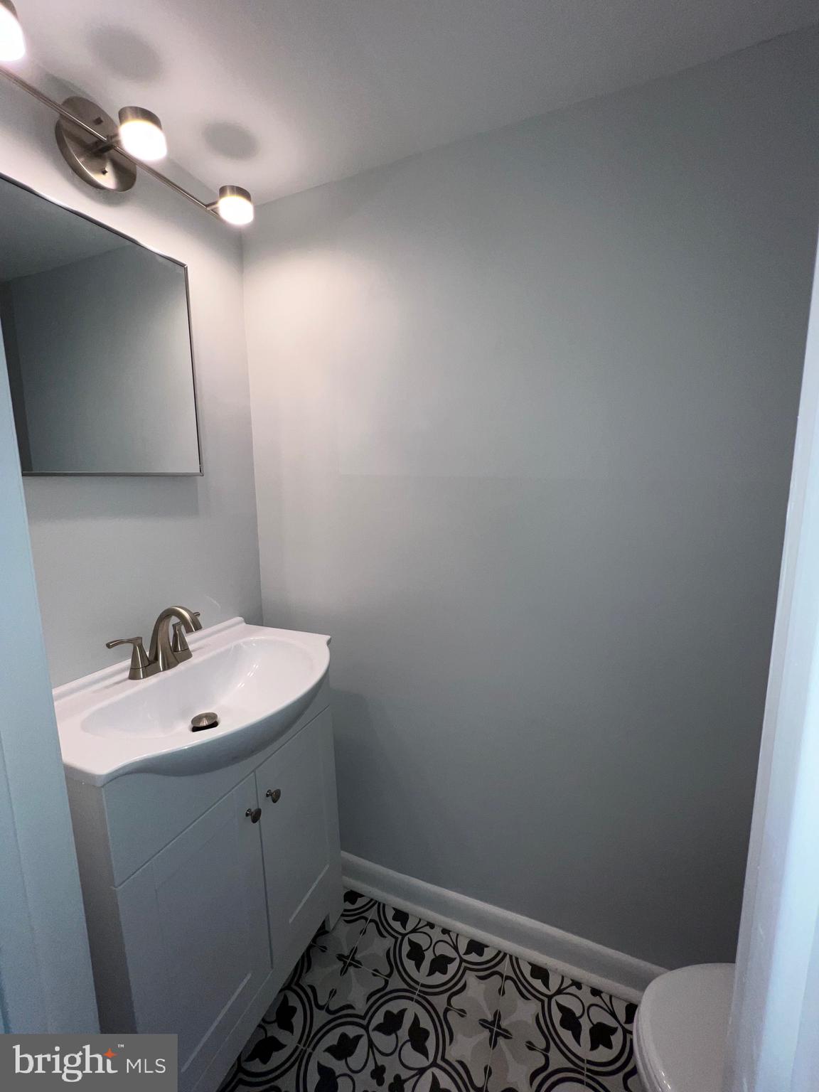 1241 Harshaw Road Brookhaven, PA 19015 - Photo 14 of 36 Hall Bath