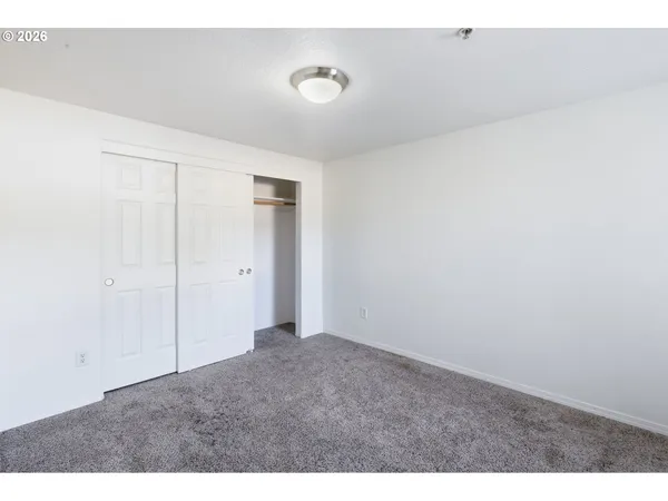 $180,000 | 273 Southeast 162nd Avenue, Portland, OR 97233