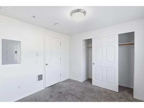 $180,000 | 273 Southeast 162nd Avenue, Portland, OR 97233