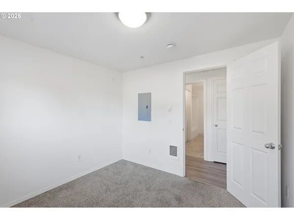$180,000 | 273 Southeast 162nd Avenue, Portland, OR 97233