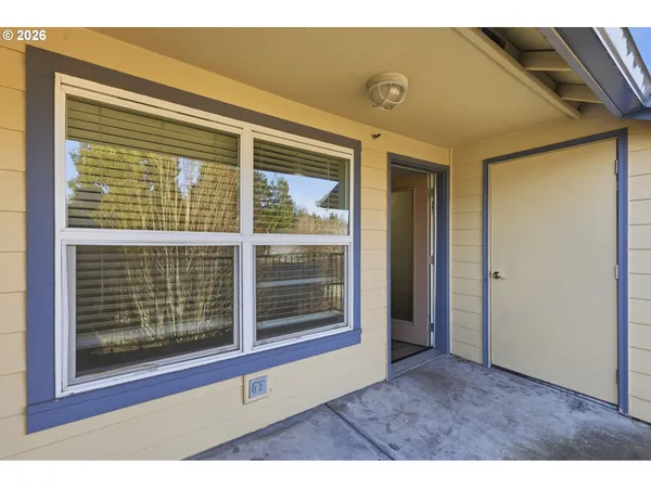 $180,000 | 273 Southeast 162nd Avenue, Portland, OR 97233