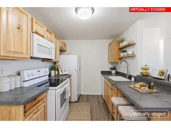 $180,000 | 273 Southeast 162nd Avenue, Portland, OR 97233