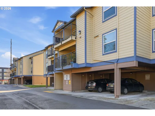 $180,000 | 273 Southeast 162nd Avenue, Portland, OR 97233