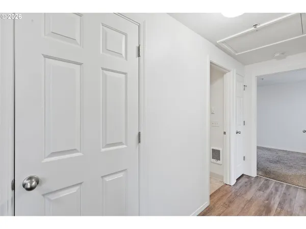 $180,000 | 273 Southeast 162nd Avenue, Portland, OR 97233
