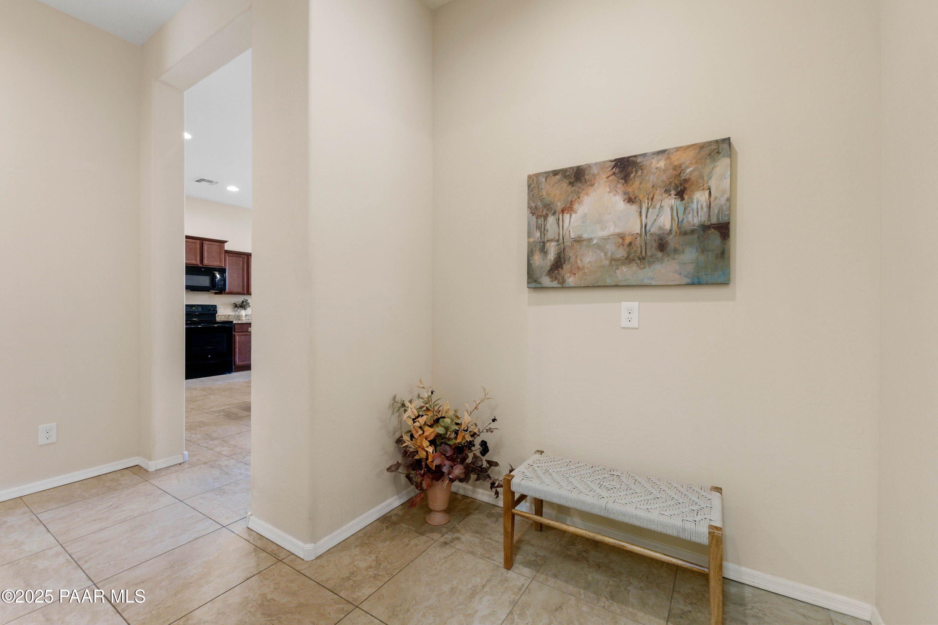 789 North Soto Street Dewey, AZ 86327 - Photo 10 of 26 Hallway PQ