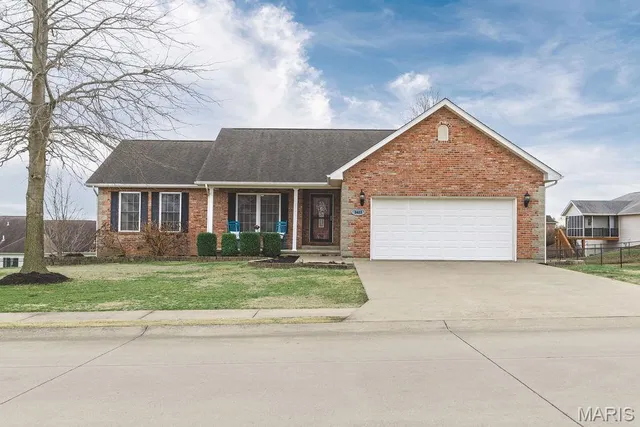 $359,900 | 2423 Oak Street, Jackson, MO 63755
