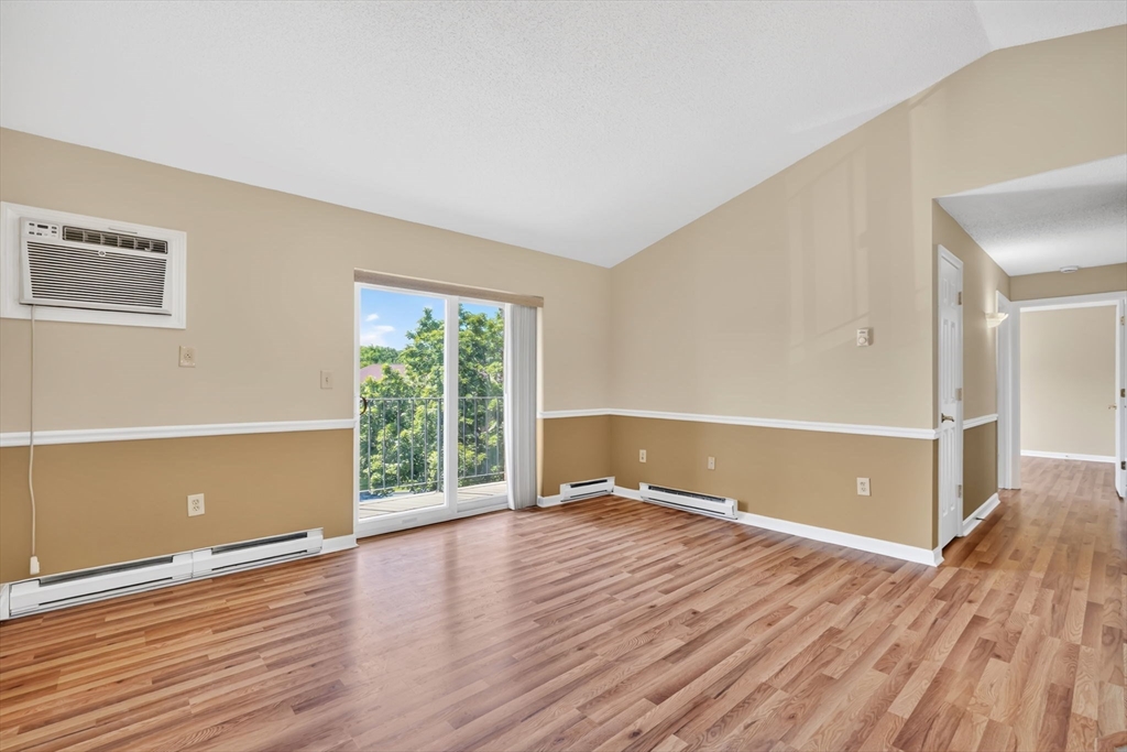 16 Maple Crest Circle, Unit J Holyoke, MA 01040 - Photo 9 of 34