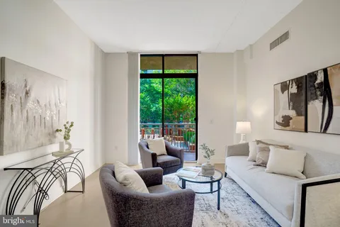 $499,990 | 1201 North Garfield Street, Unit 202, Arlington, VA 22201