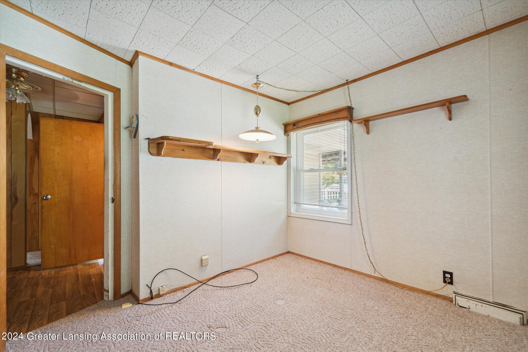344 Elm Street Dimondale, MI 48821 - Photo 20 of 35 20-344-Elm-St-Dimondale-MI-48821-WindowS