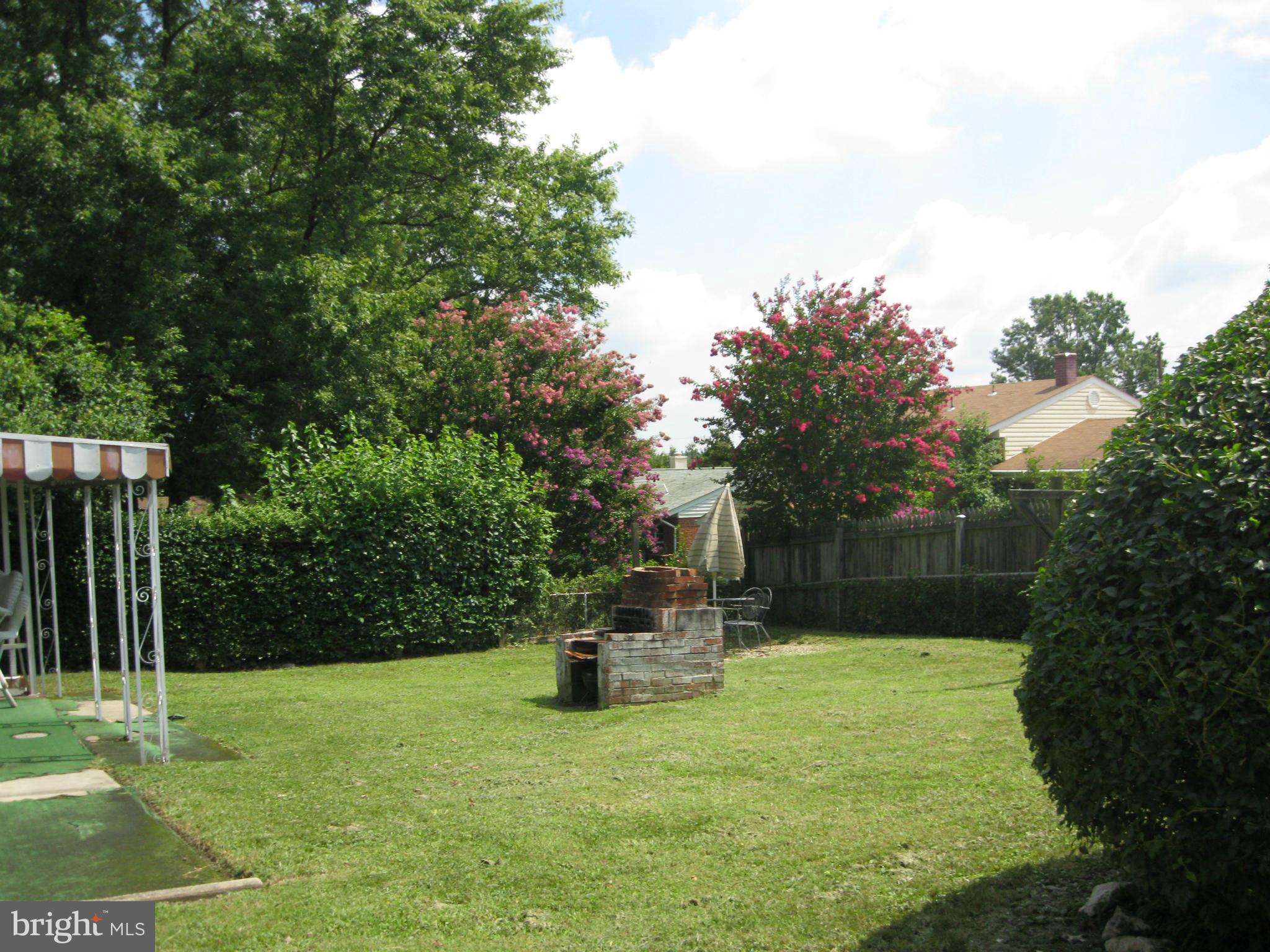 6109 Sargent Road Hyattsville, MD 20782 - Photo 4 of 7 Exterior- yard
