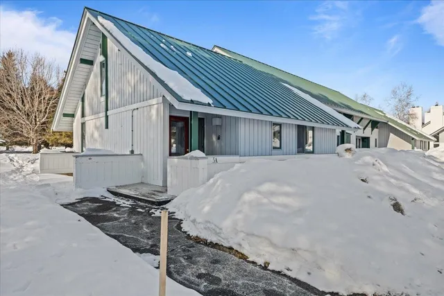 $675,000 | 131 Village Green Drive, Unit 5A, Stowe, VT 05672