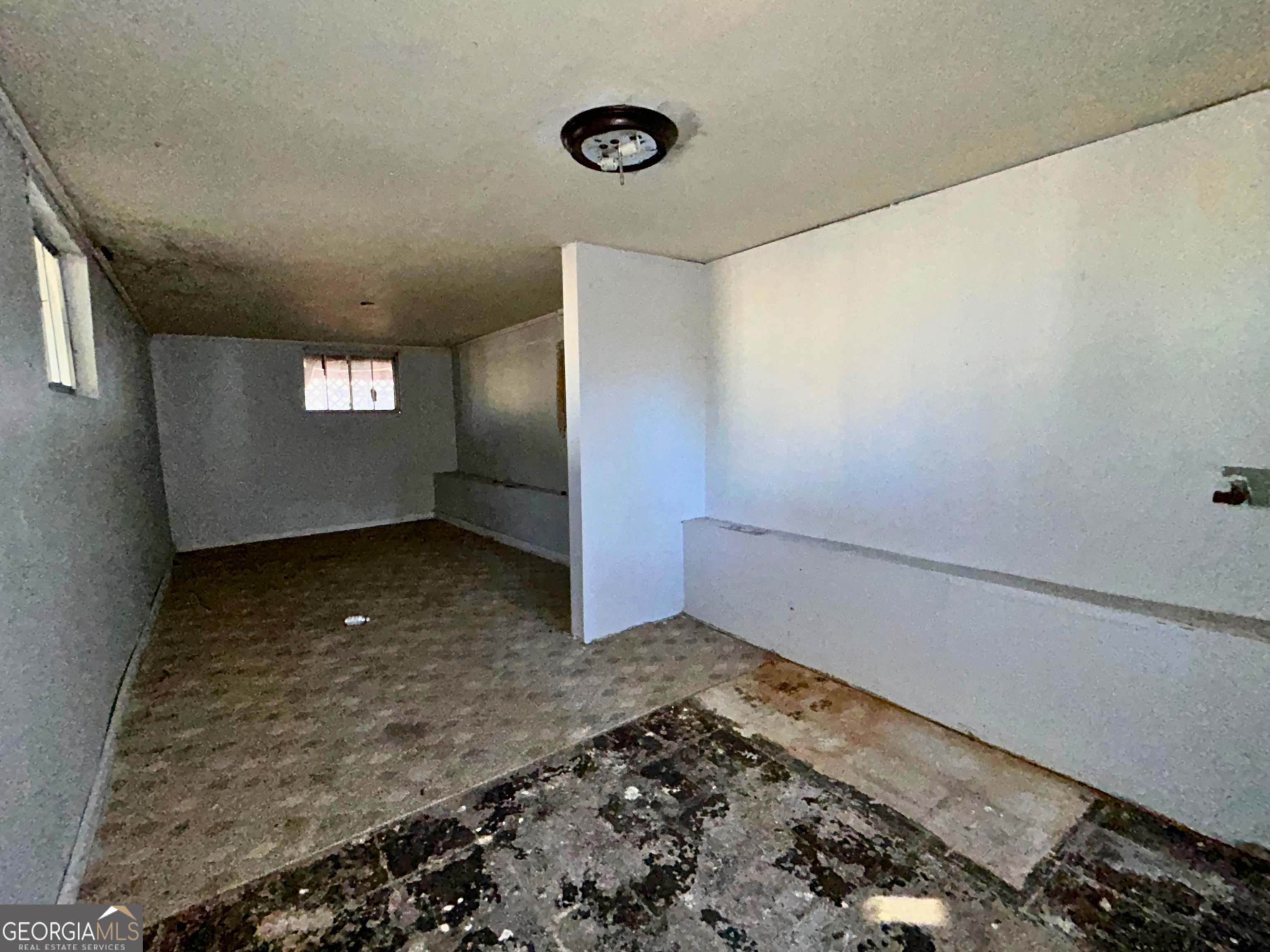 806 Magnolia Drive Macon, GA 31217 - Photo 20 of 25 a view of utility room