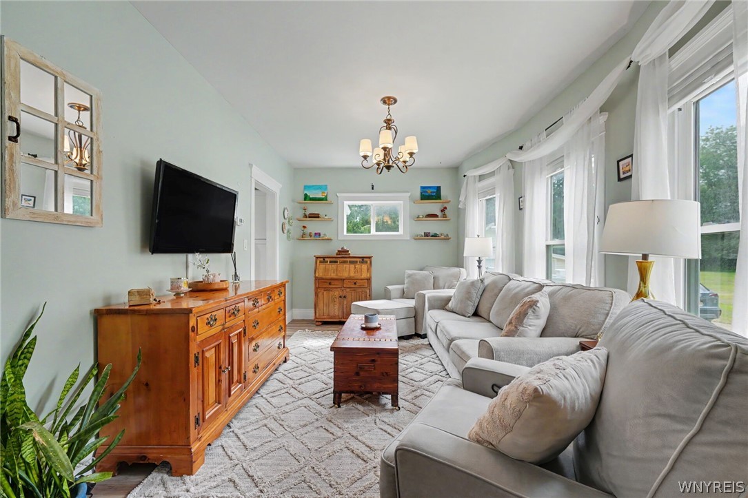1798 Davis Road West Falls, NY 14170 - Photo 14 of 33 Living room