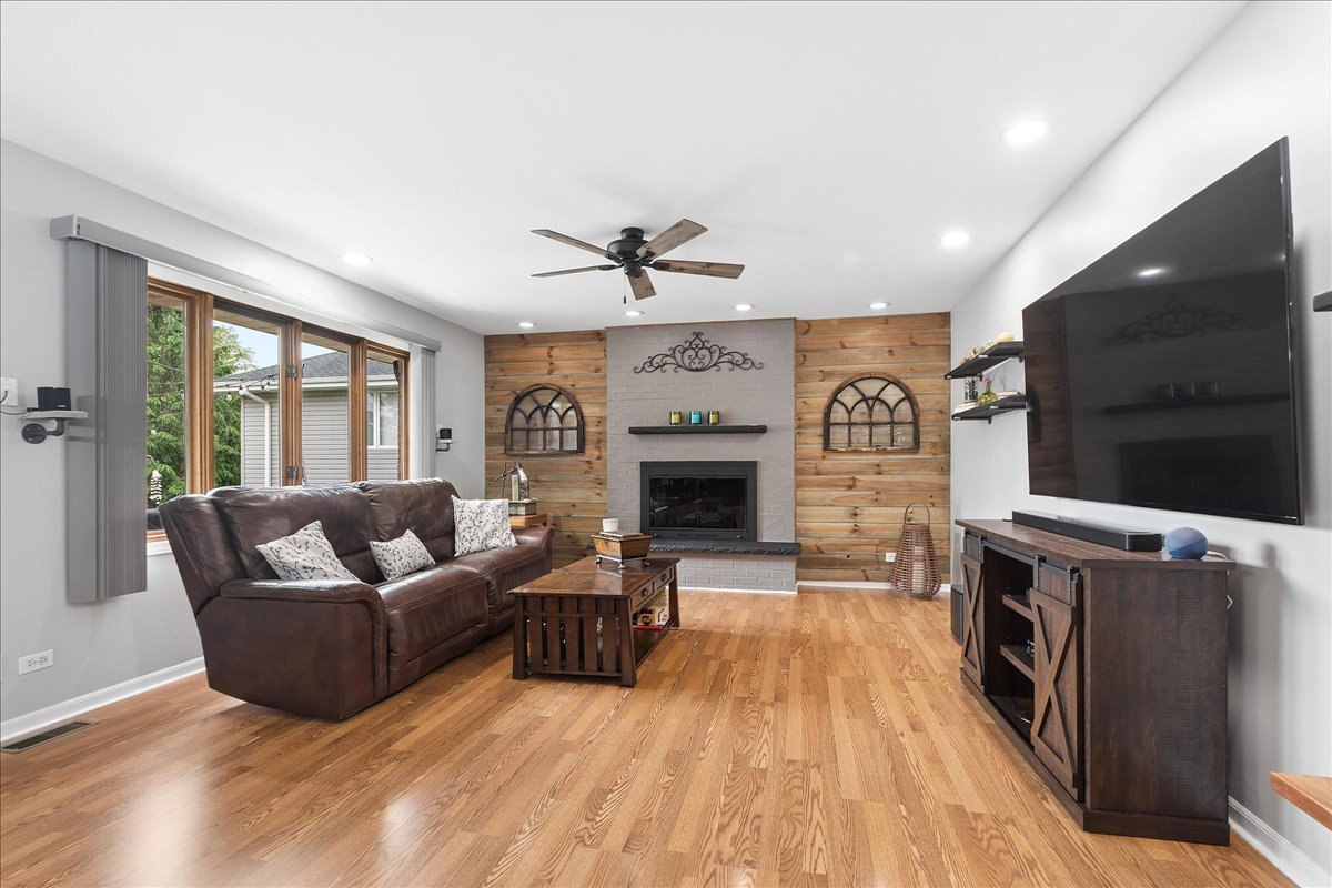 15601 Bramblewood Road Oak Forest, IL 60452 - Photo 9 of 35