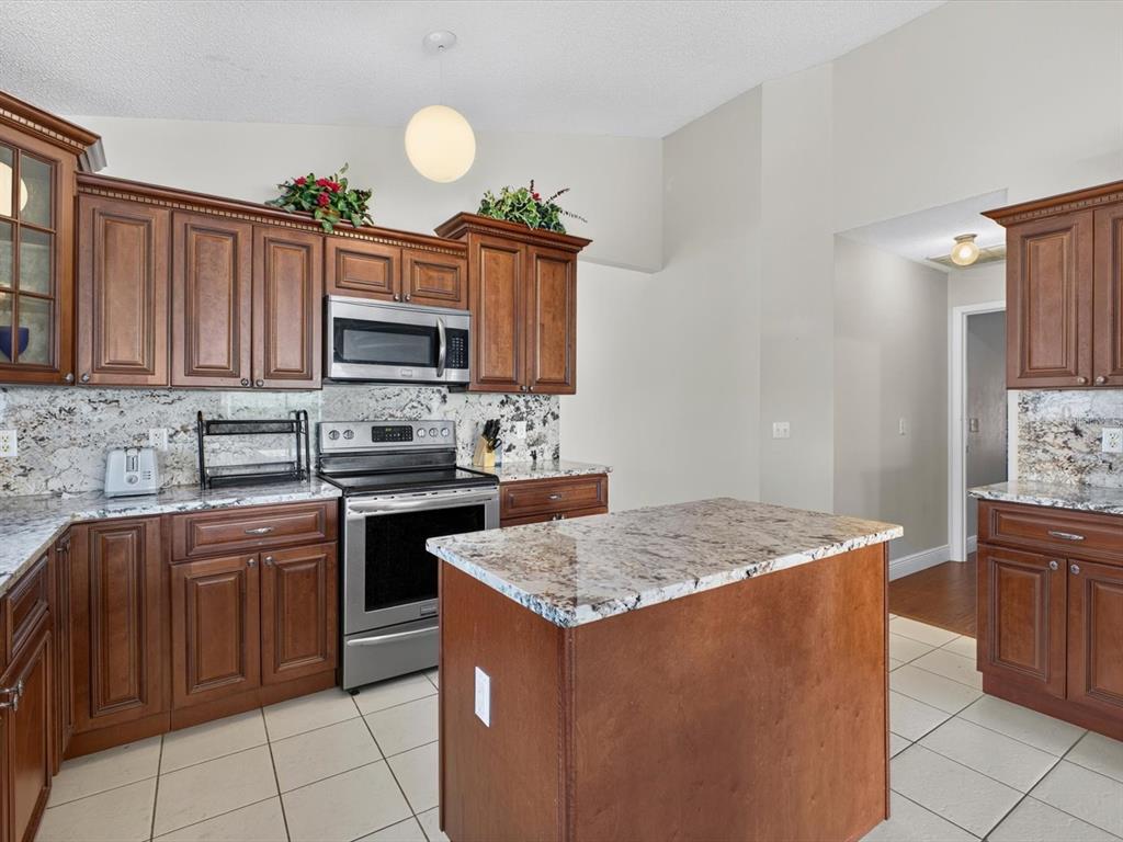 267 Rochester Loop Davenport, FL 33897 - Photo 7 of 32 Gallery Image 7