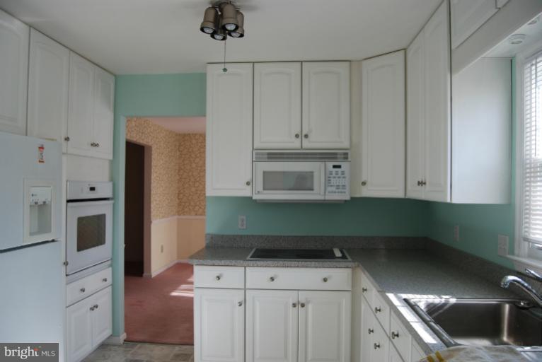 106 Frederick Road Stephens City, VA 22655 - Photo 12 of 17 Kitchen