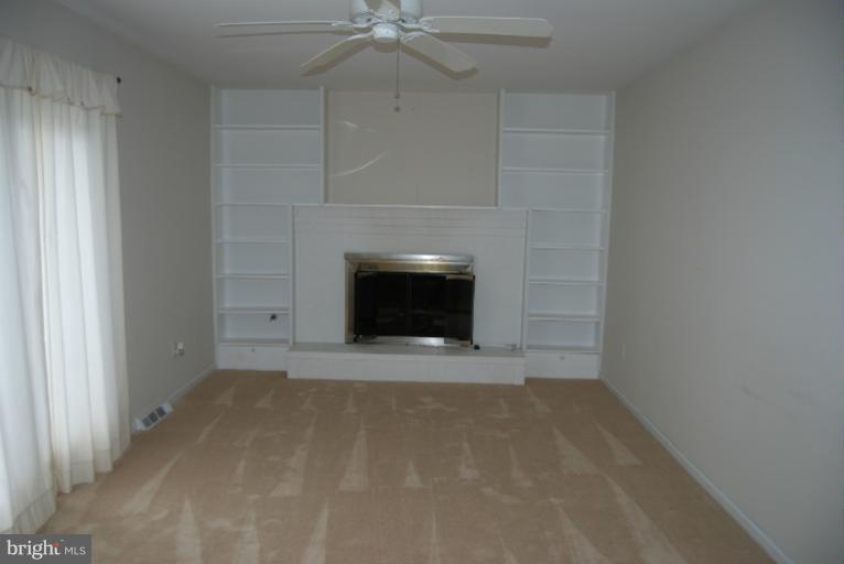 106 Frederick Road Stephens City, VA 22655 - Photo 14 of 17 Family Room
