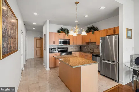 $380,000 | 901 North Penn Street, Unit F1609, Philadelphia, PA 19123