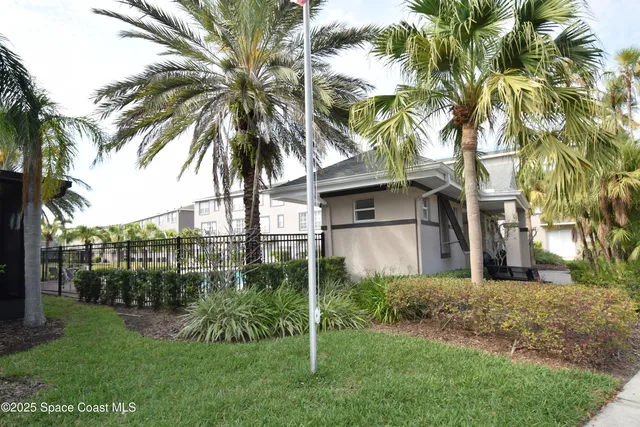 $298,250 | 1327 Salem Orchard Lane, Brandon, FL 33511