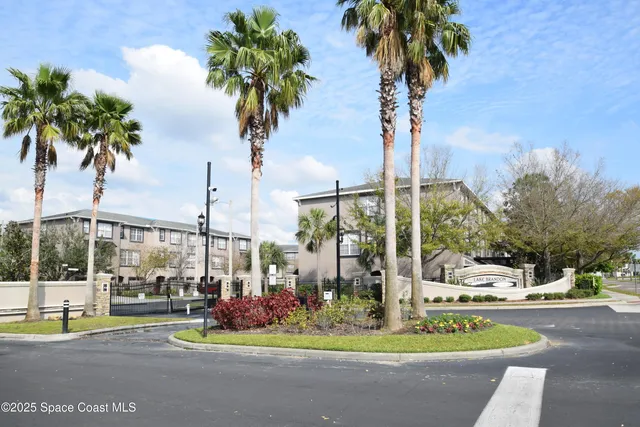 $298,250 | 1327 Salem Orchard Lane, Brandon, FL 33511