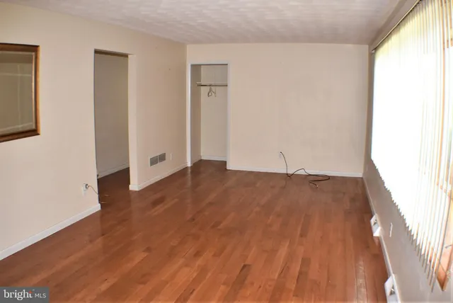 $1,675 | 209 West Avenue, Red Lion, PA 17356