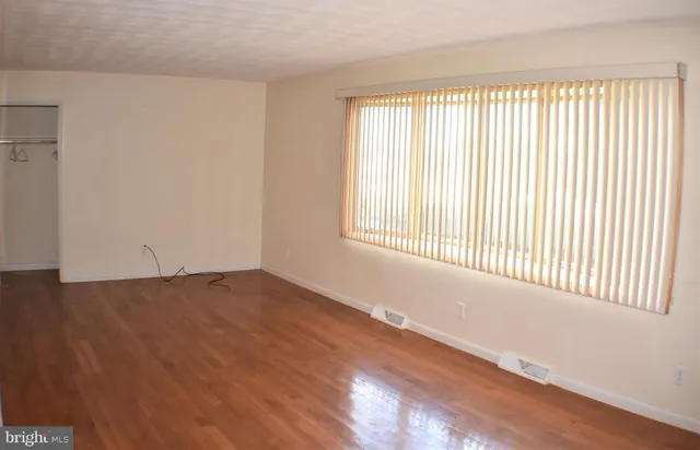 $1,675 | 209 West Avenue, Red Lion, PA 17356