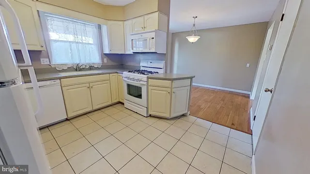 $1,675 | 209 West Avenue, Red Lion, PA 17356