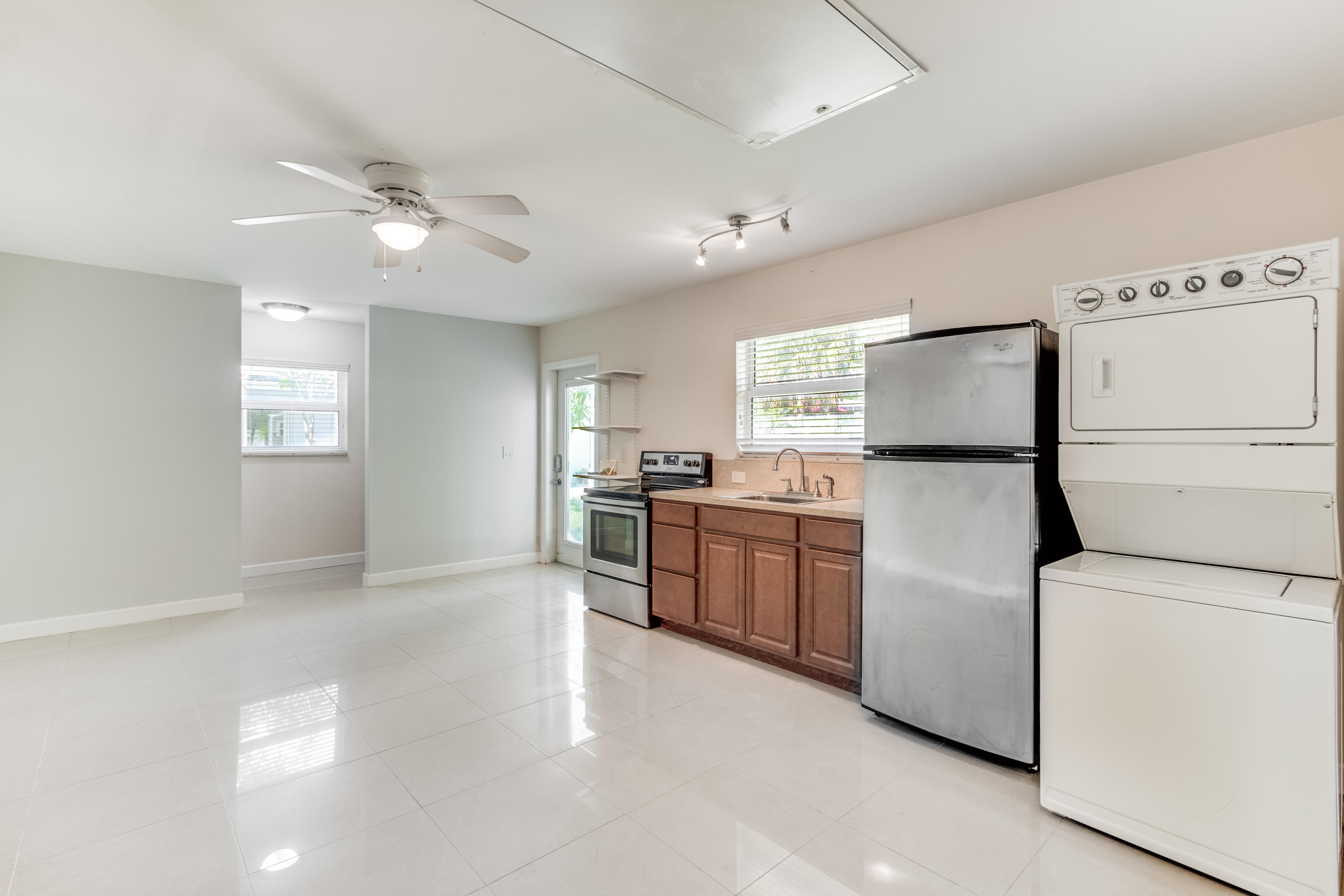 351 Southwest 2nd Street Boca Raton, FL 33432 - Photo 27 of 37 Guest house