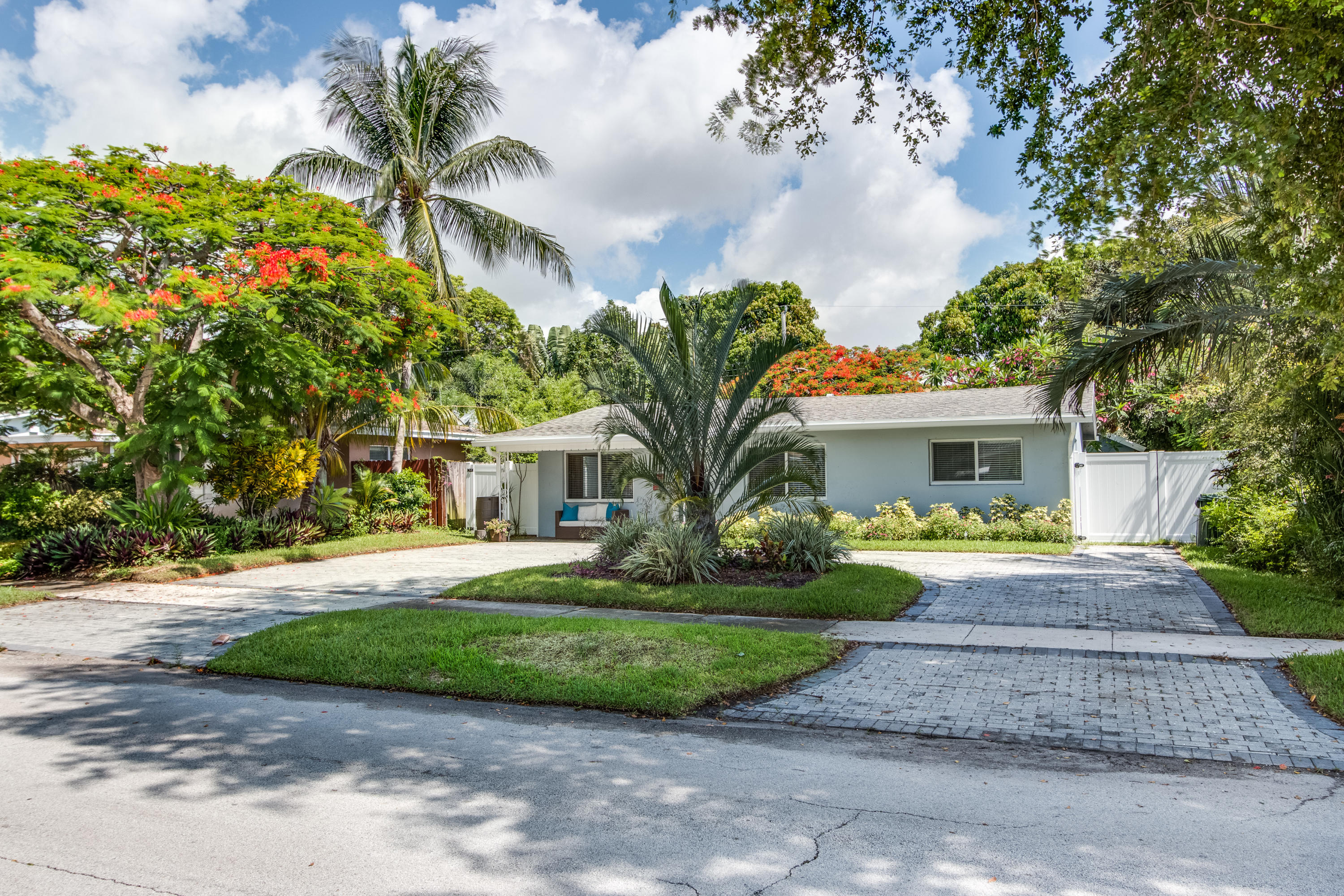 351 Southwest 2nd Street Boca Raton, FL 33432 - Photo 3 of 37 Front view