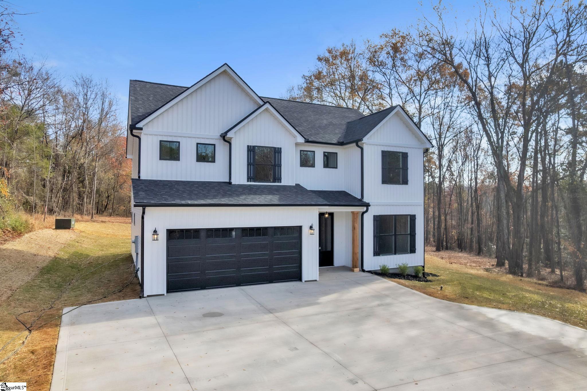 521 Burton Road Greer, SC 29651 - Photo 2 of 33