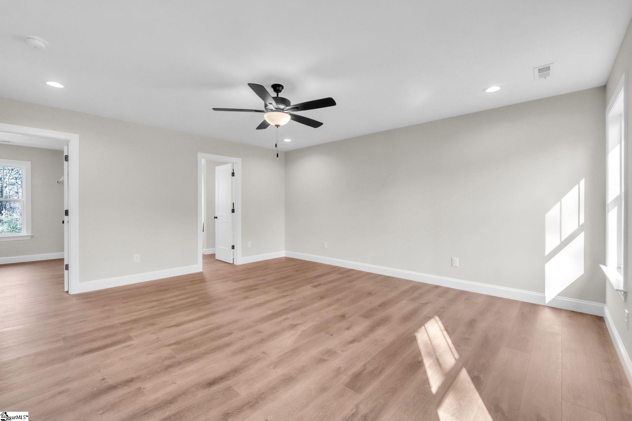 521 Burton Road Greer, SC 29651 - Photo 6 of 33