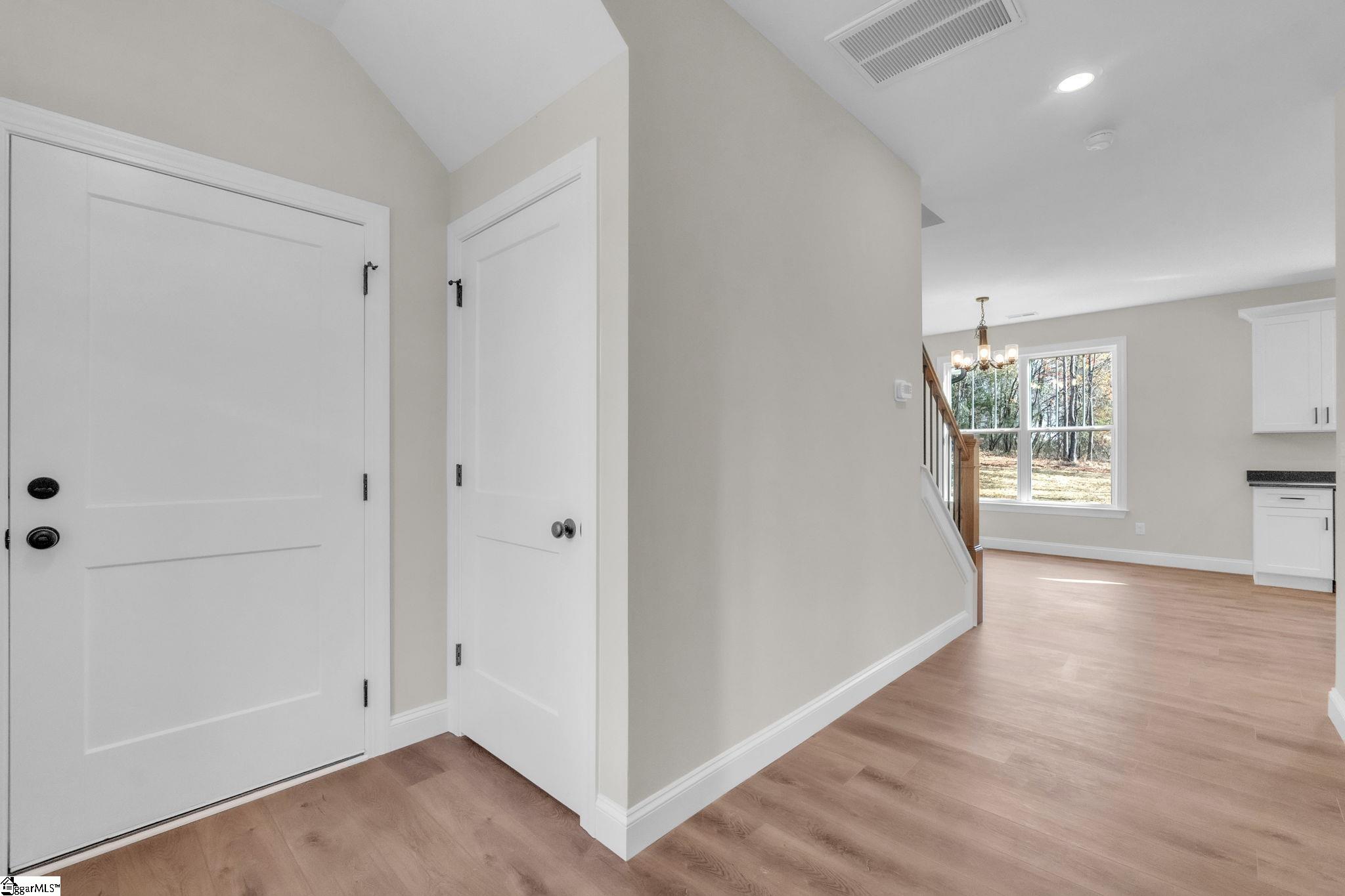 521 Burton Road Greer, SC 29651 - Photo 10 of 33