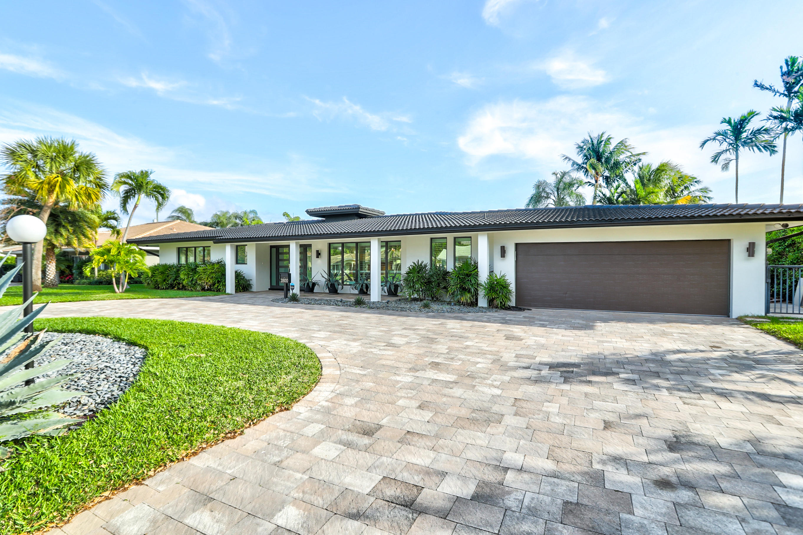 2800 Northeast 39th Street Lighthouse Point, FL 33064 - Photo 3 of 82 03_ag6i2526_27_28_29_30