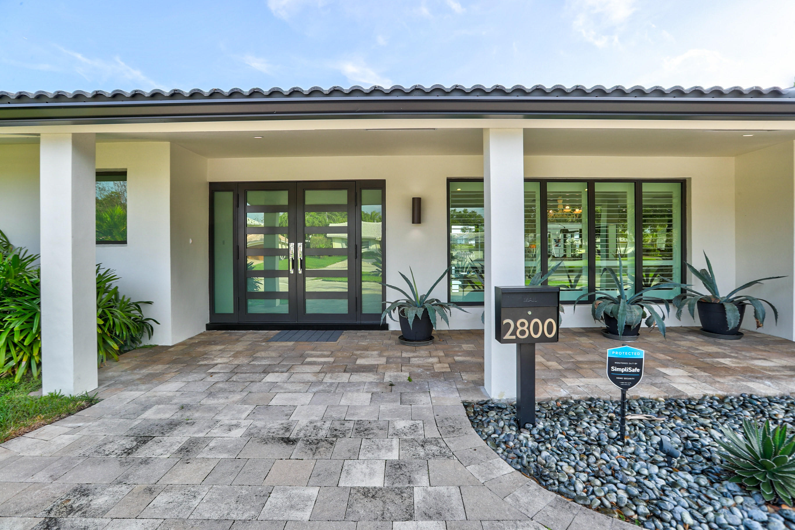 2800 Northeast 39th Street Lighthouse Point, FL 33064 - Photo 5 of 82 07_ag6i2551_2_3_4_5