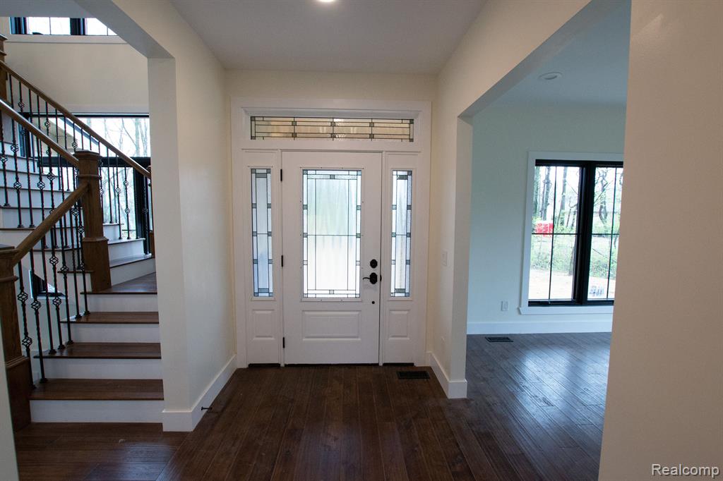 2605 North Hughes Road Howell, MI 48855 - Photo 4 of 33