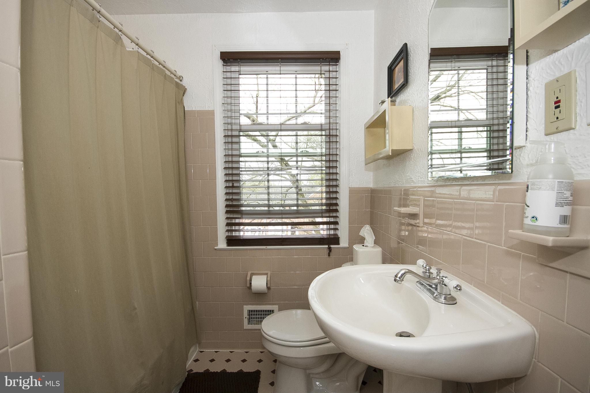 109 Brandon Road Baltimore, MD 21212 - Photo 17 of 21 Bath